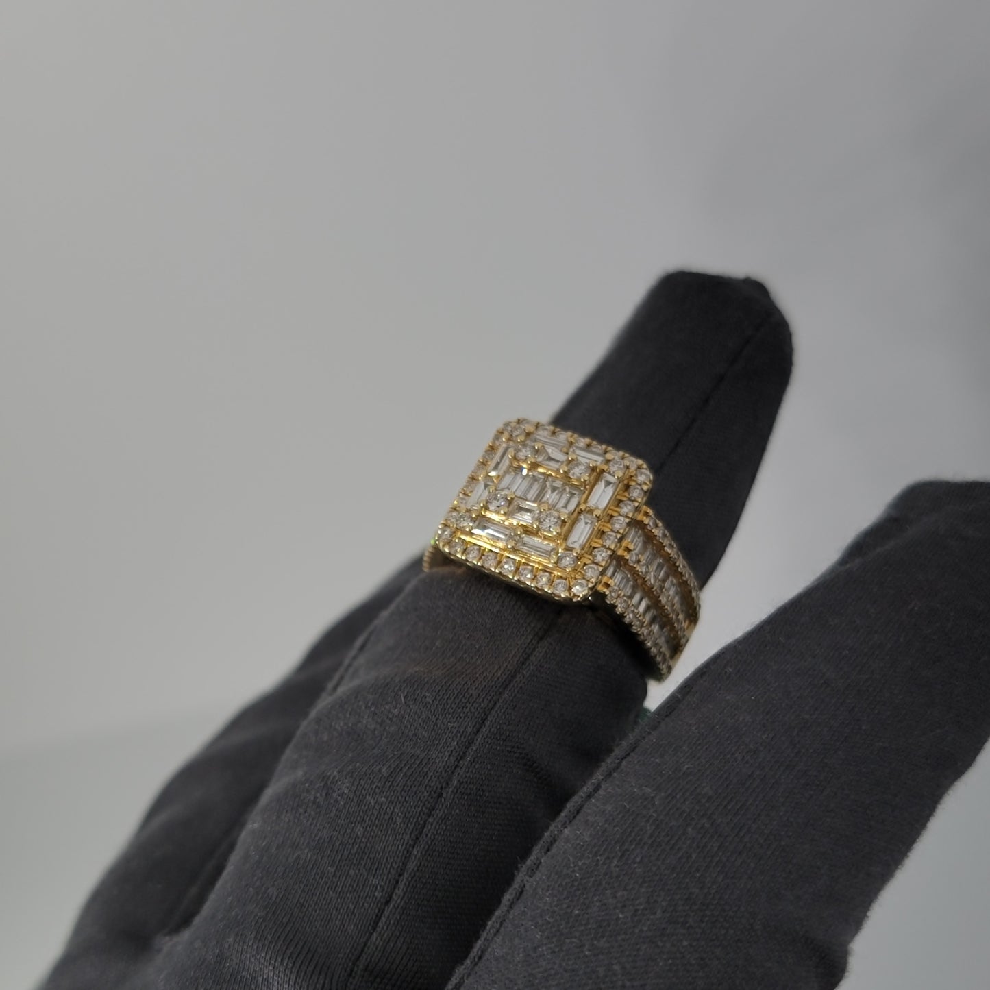 2.4 Carats Natural Diamonds Engagement ring