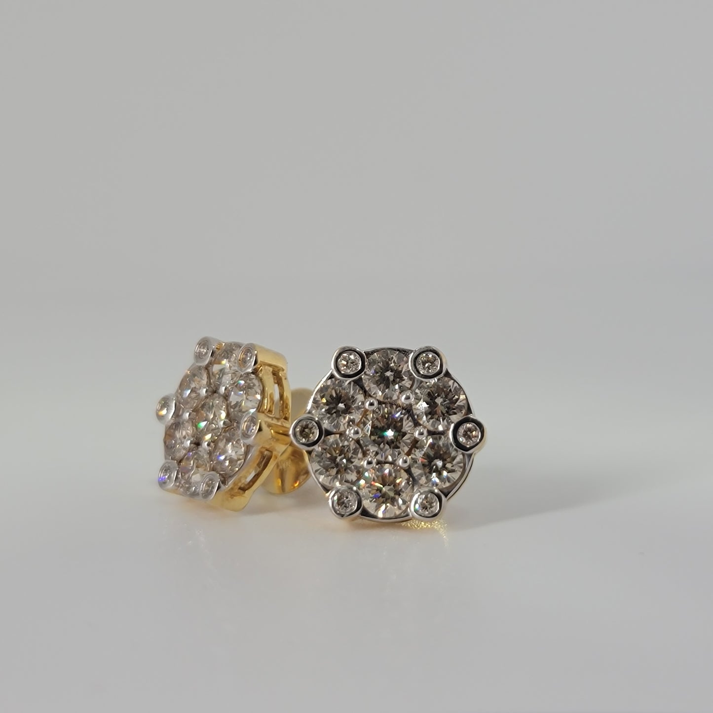 3.72 Carats Natural Diamonds Earrings