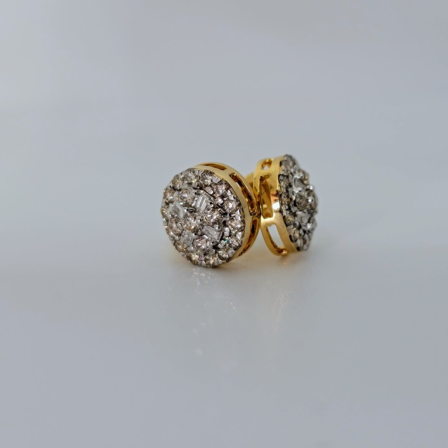 1.05 Carats Natural Diamonds Earrings