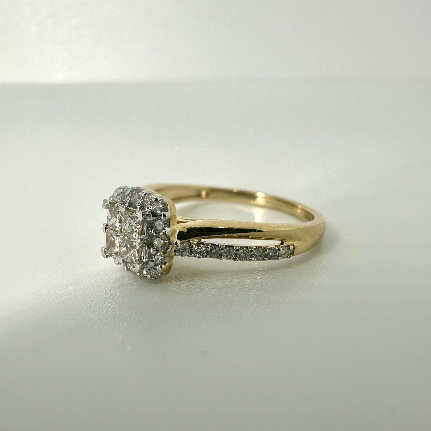 0.55 Carats Natural Diamonds 10 karat yellow gold Women's Engagement Ring