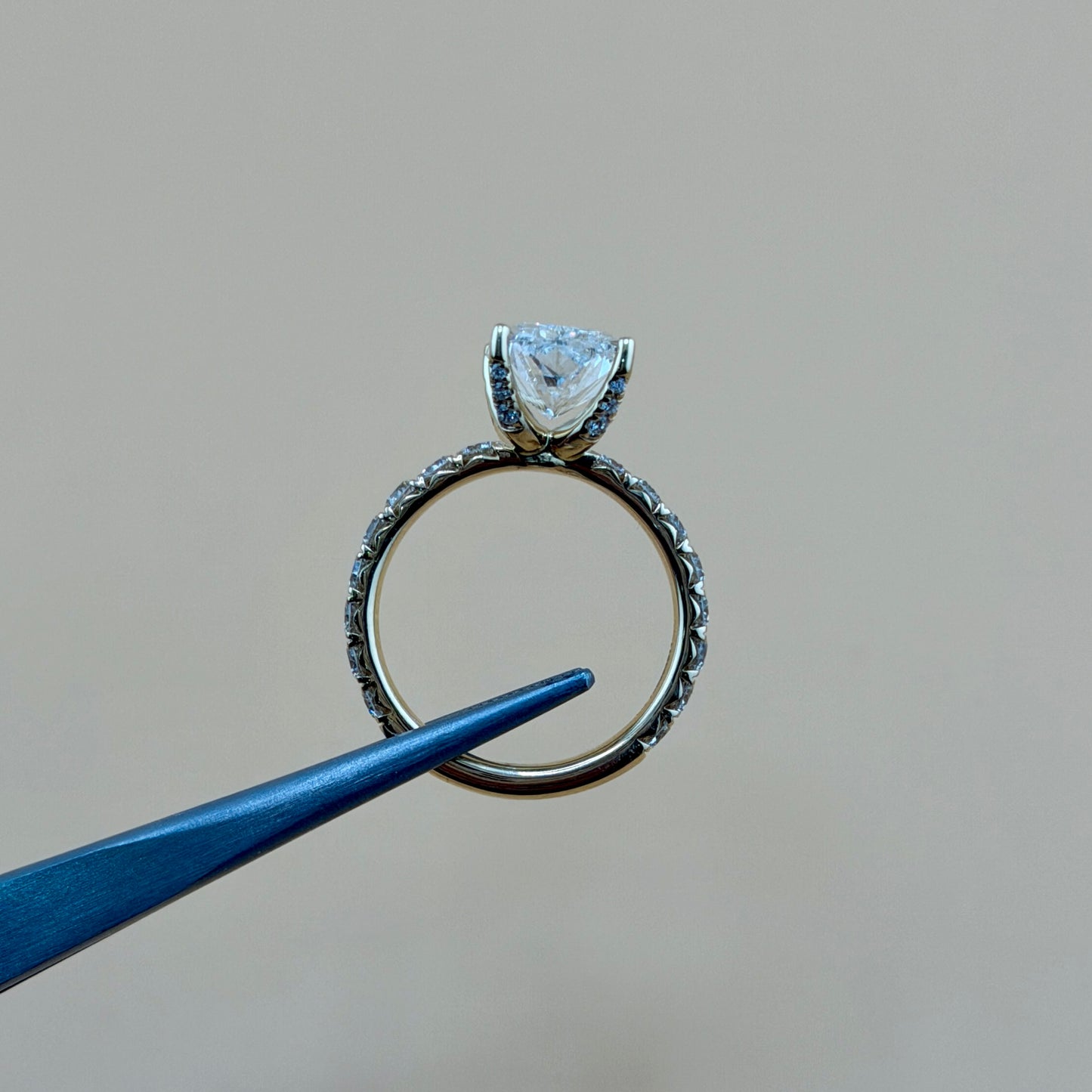 4.05 carats radiant center 5.18 carats diamonds 14k gold Engagement Ring