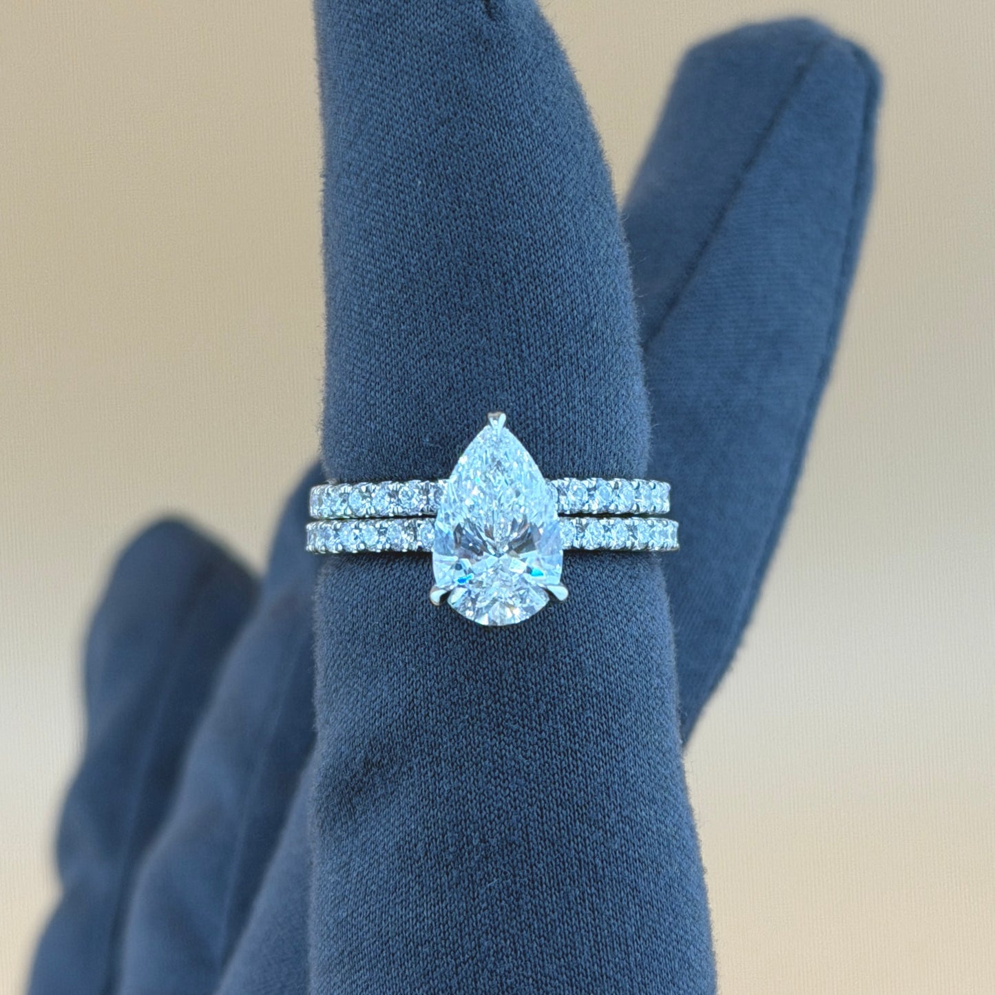 2.06 carats pear center 2.84 carats diamonds 14k gold Engagement Ring