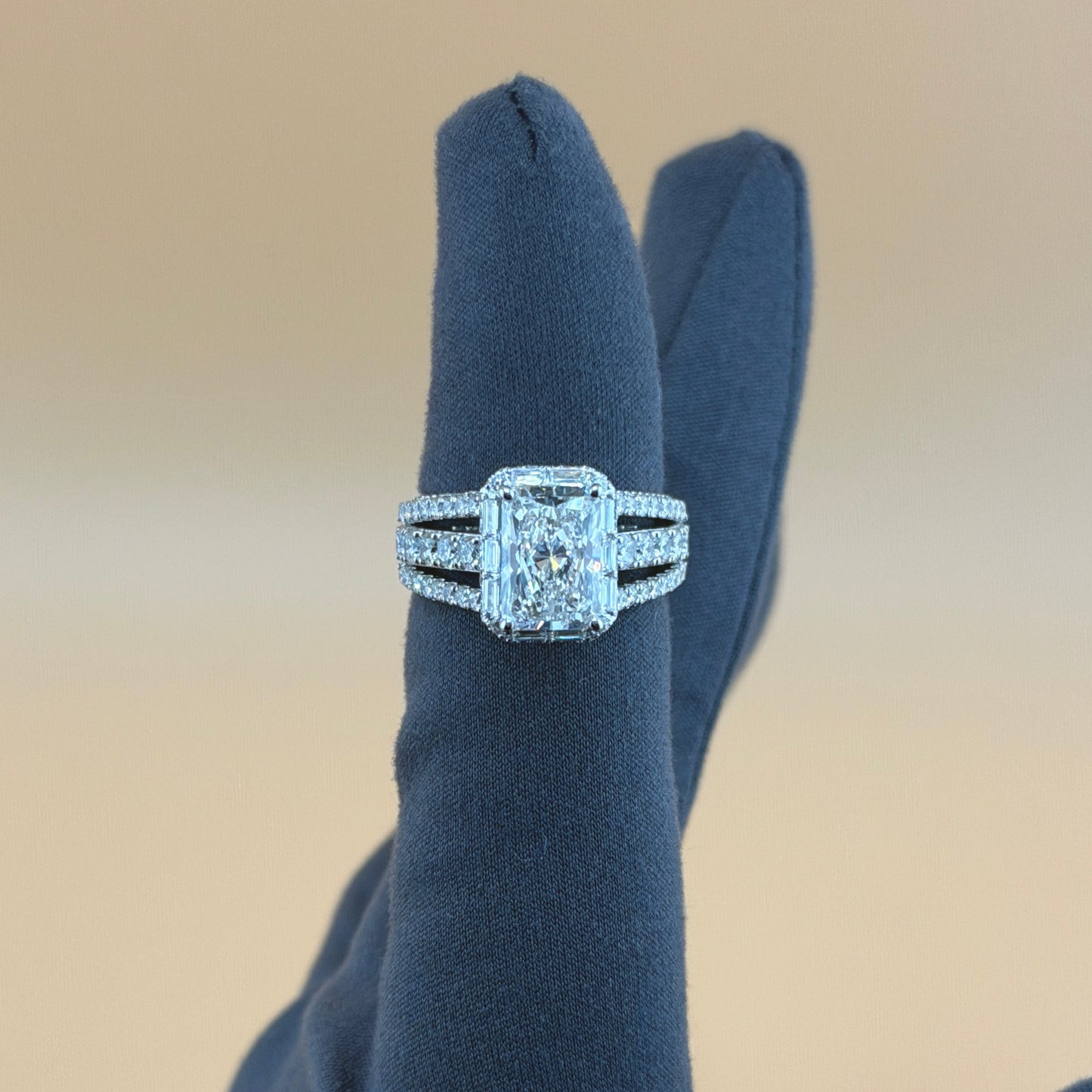 3.01 carats radiant center 5.15 carats diamonds 14k gold Engagement Ring