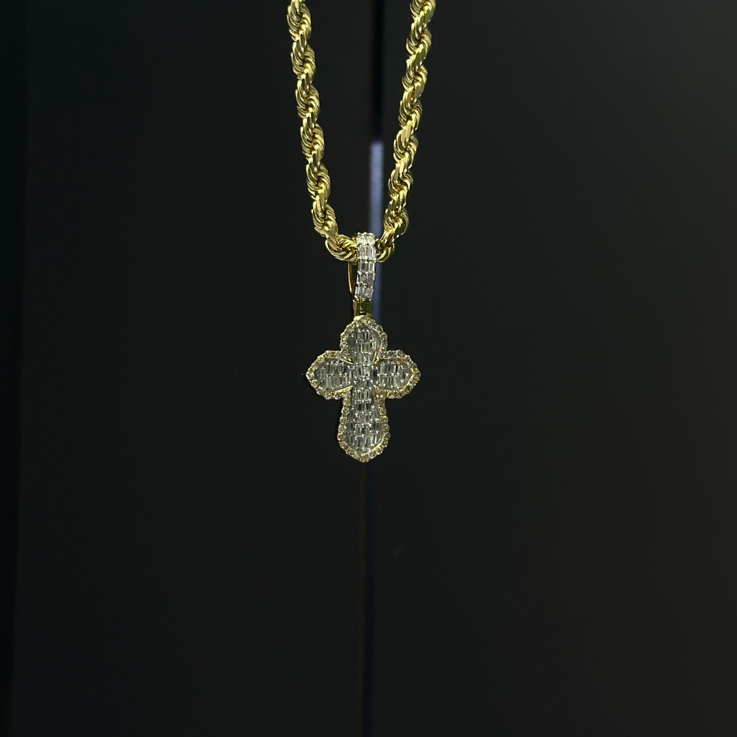 .78 Carats Natural Diamonds Cross Pendant