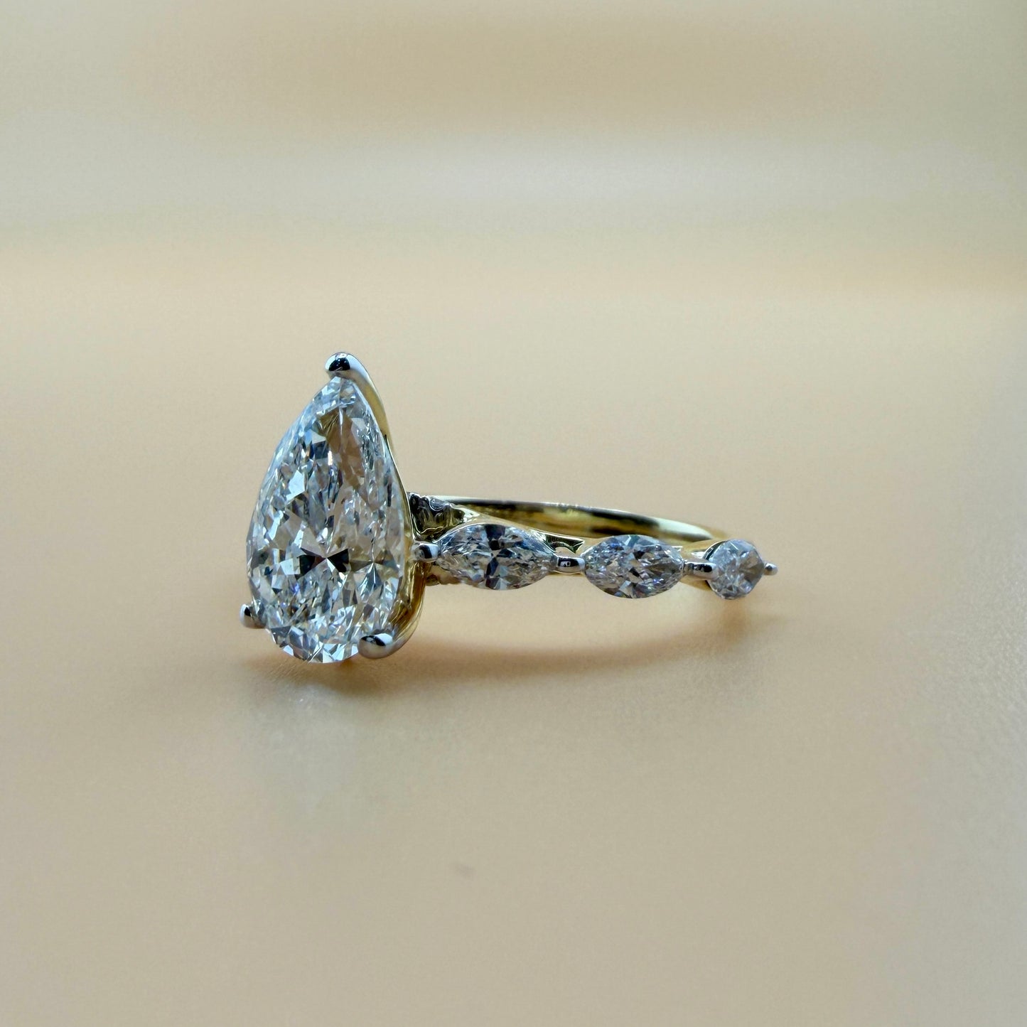 2.06 carats pear center 2.84 carats diamonds 14k gold Engagement Ring