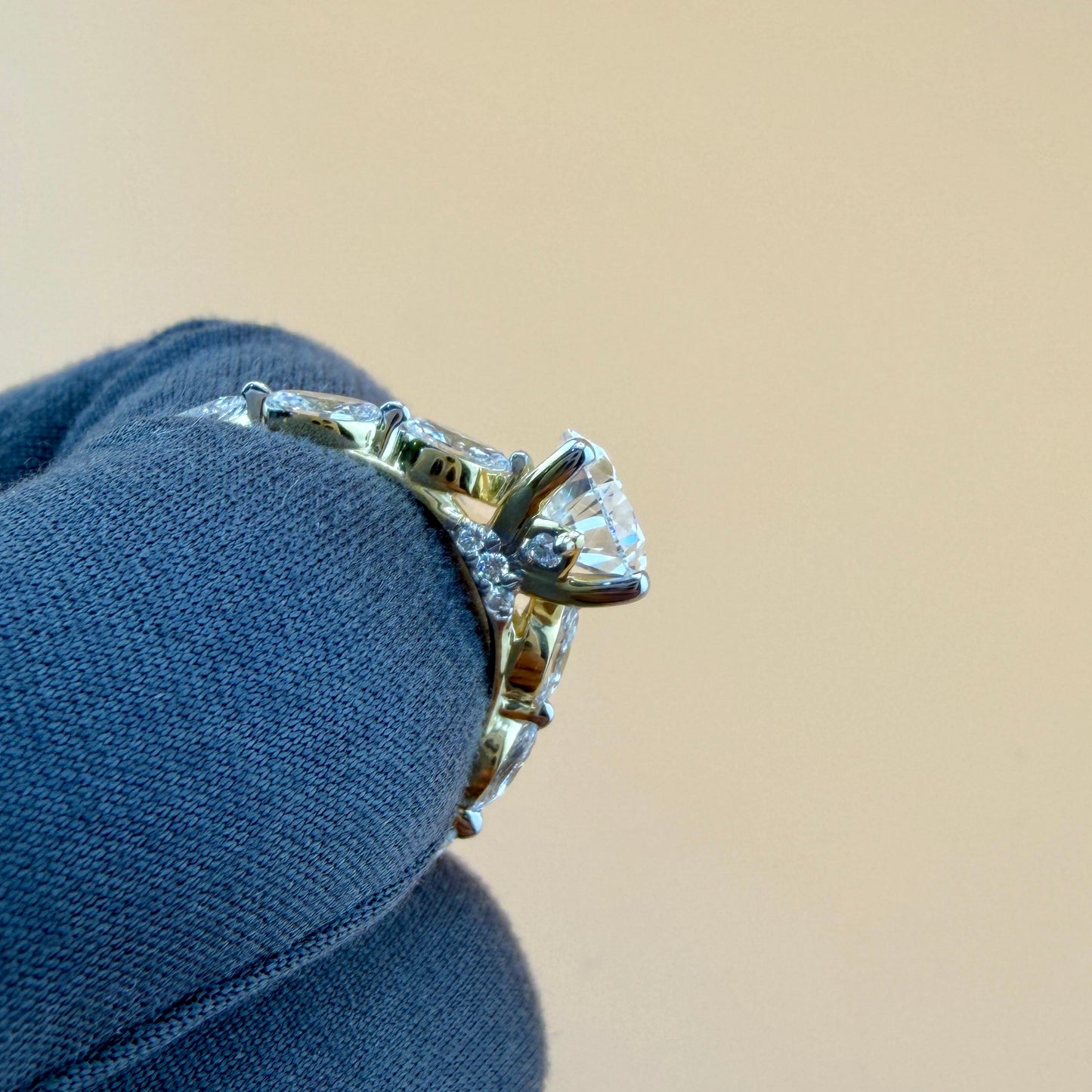 2.06 carats pear center 2.84 carats diamonds 14k gold Engagement Ring
