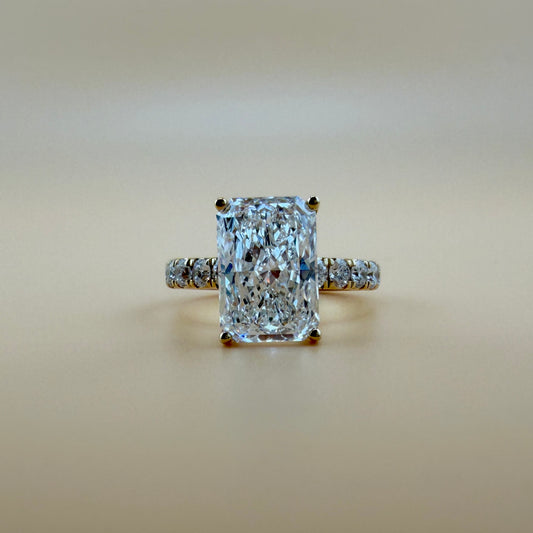 4.05 carats radiant center 5.18 carats diamonds 14k gold Engagement Ring