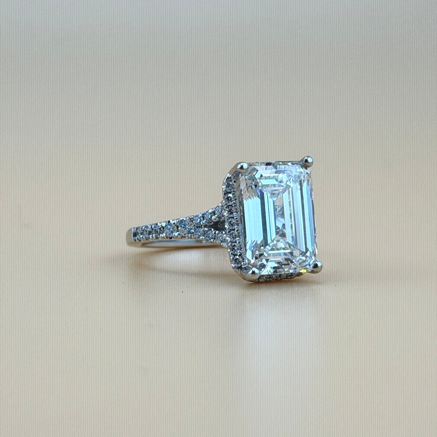 5.06 carats emerald center 5.50 carats diamonds 14k gold Engagement Ring