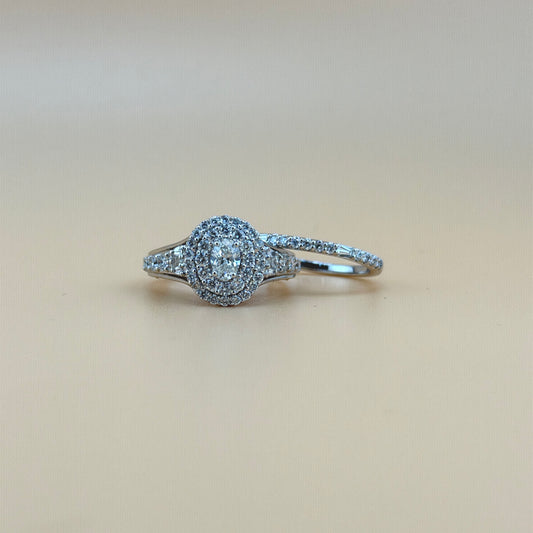 2.5 carats Natural diamonds  14k gold Engagement Ring