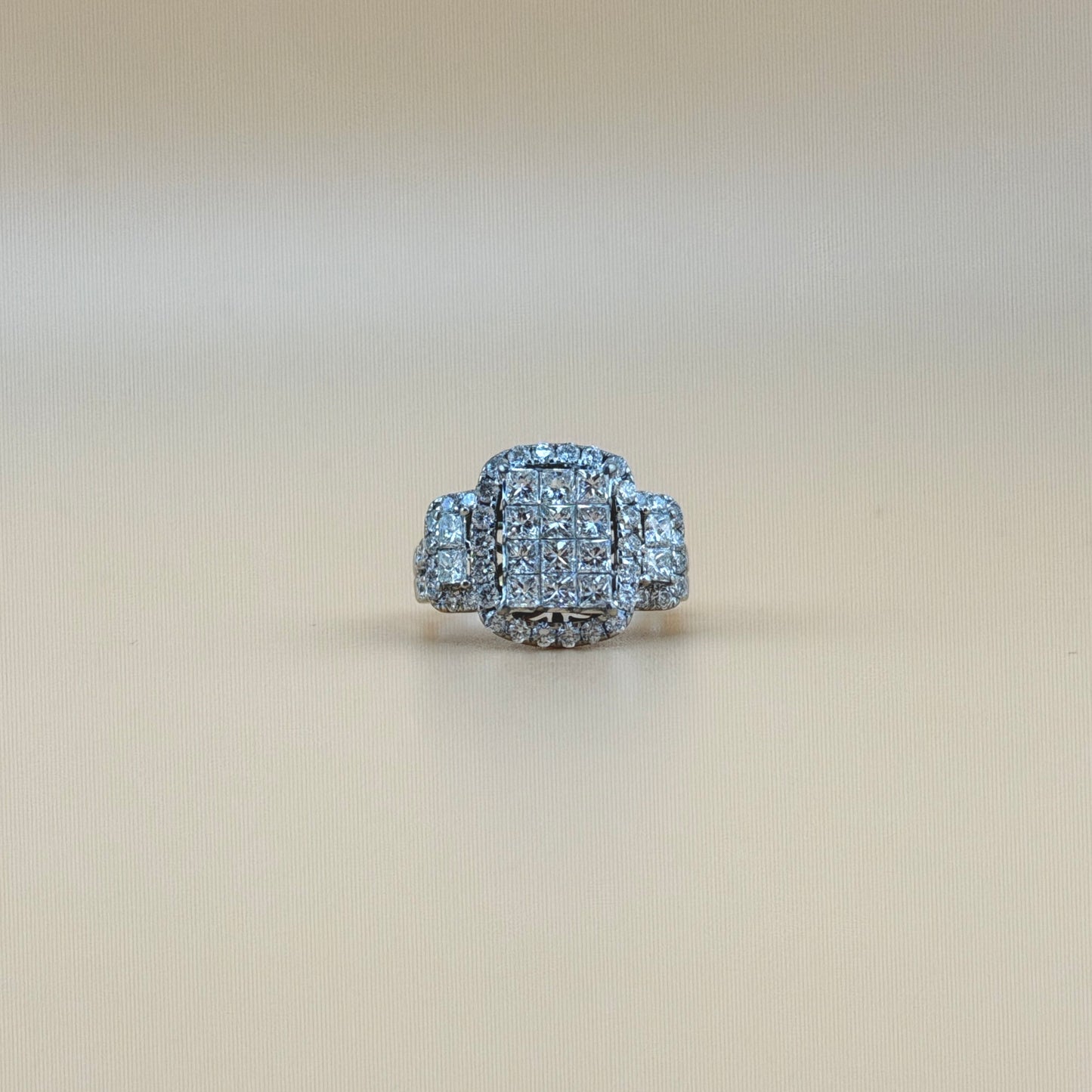 2.5 carats Natural diamonds  14k gold Engagement Ring