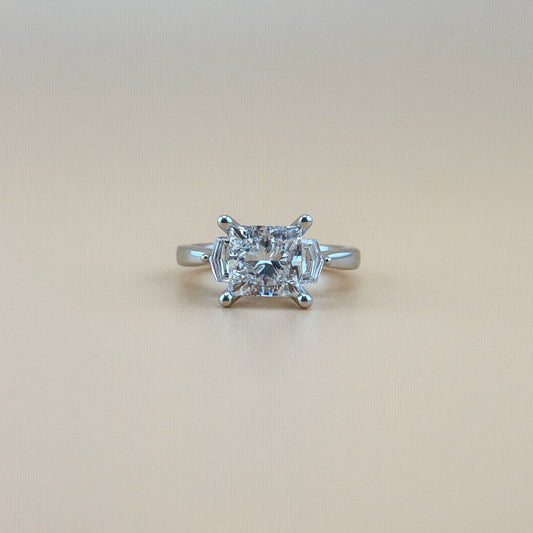 14K White Gold 3.0 CT Princess Cut Three-Stone Ring with 0.5 CT Pentagonal Side Stones – Total 3.5 CTW