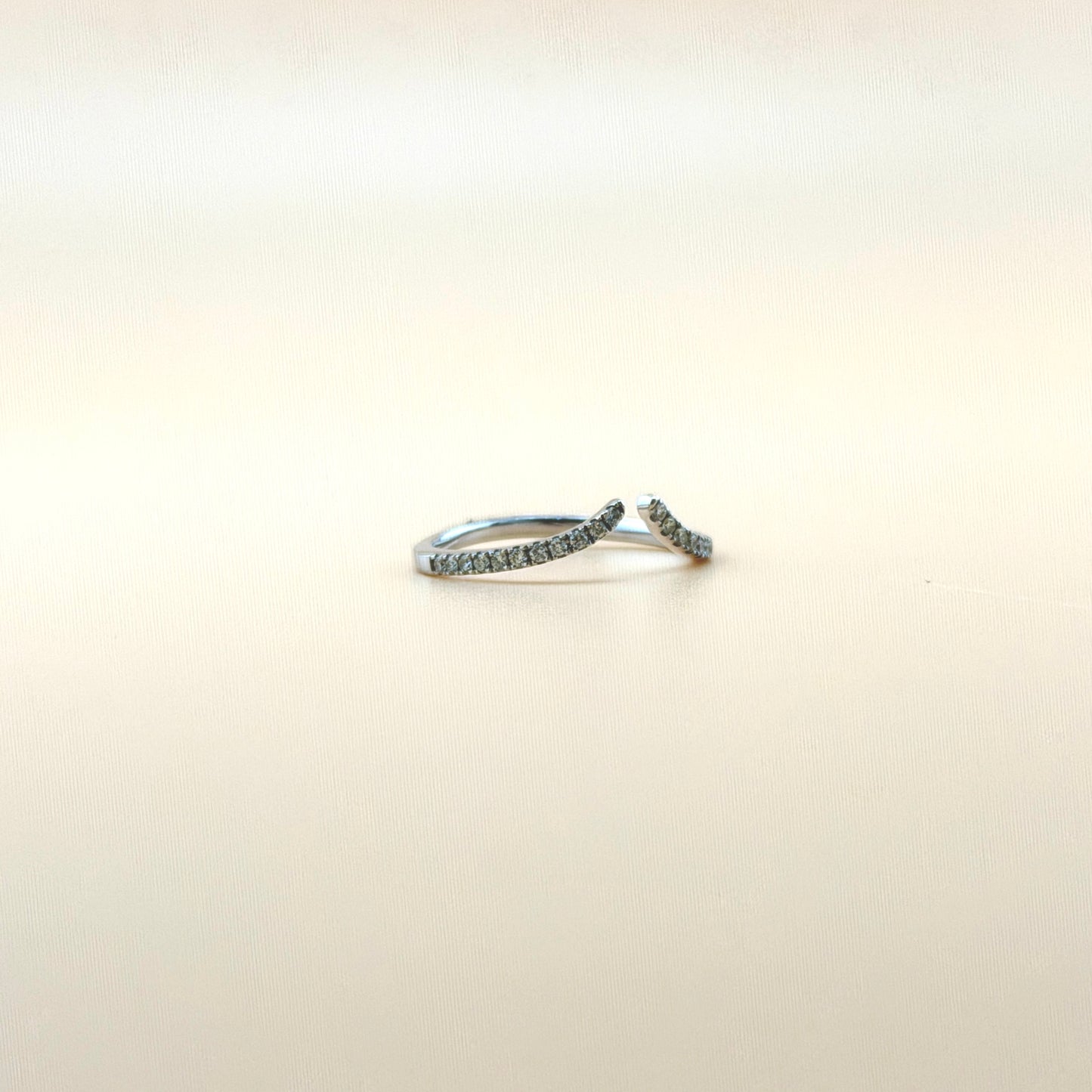 14K White Gold Natural Diamond Open Contour Wedding Band – 0.21 CTW