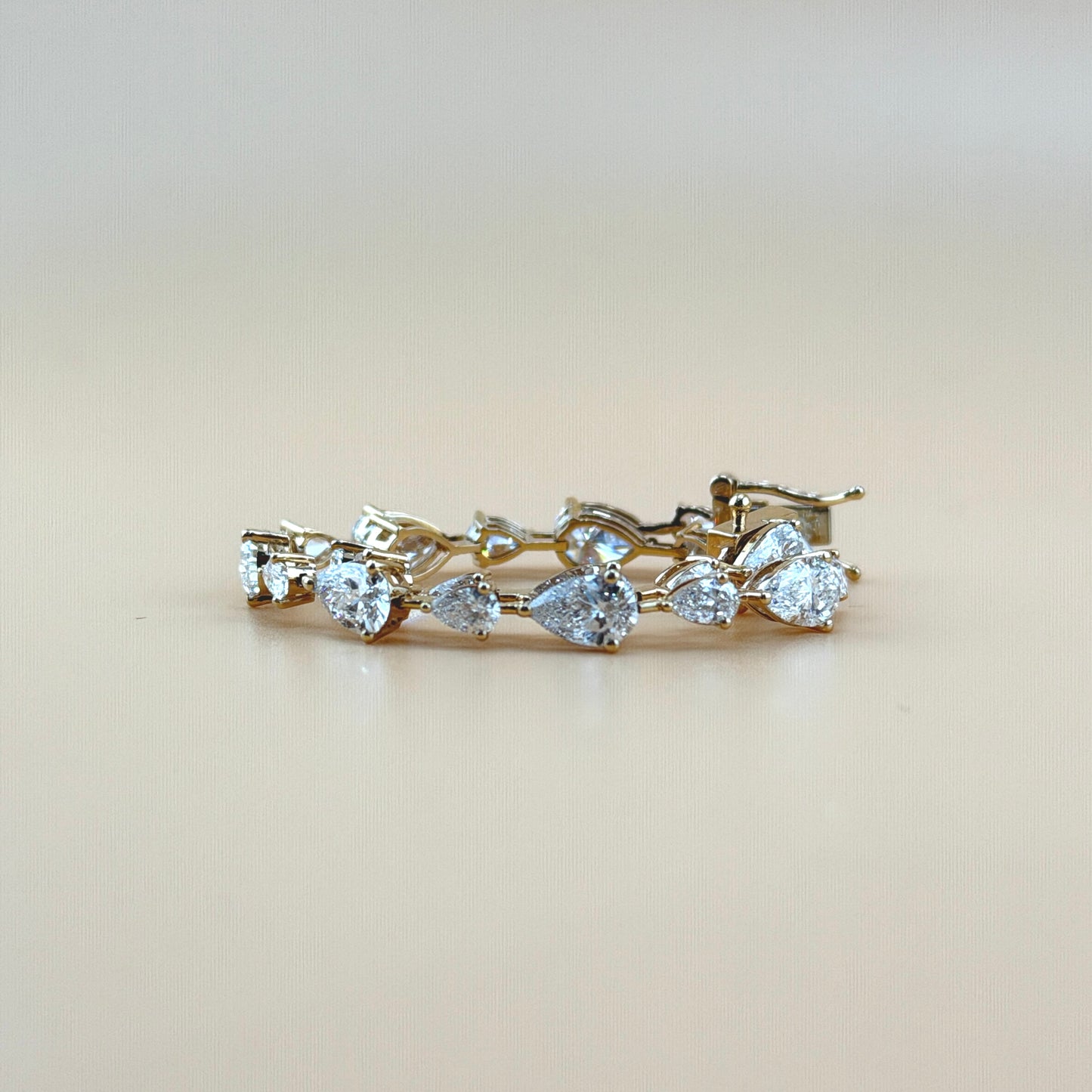14K Yellow Gold 9.10 CTW Lab Grown Diamond Tennis Bracelet – Alternating Large & Small Pear Shape Diamonds