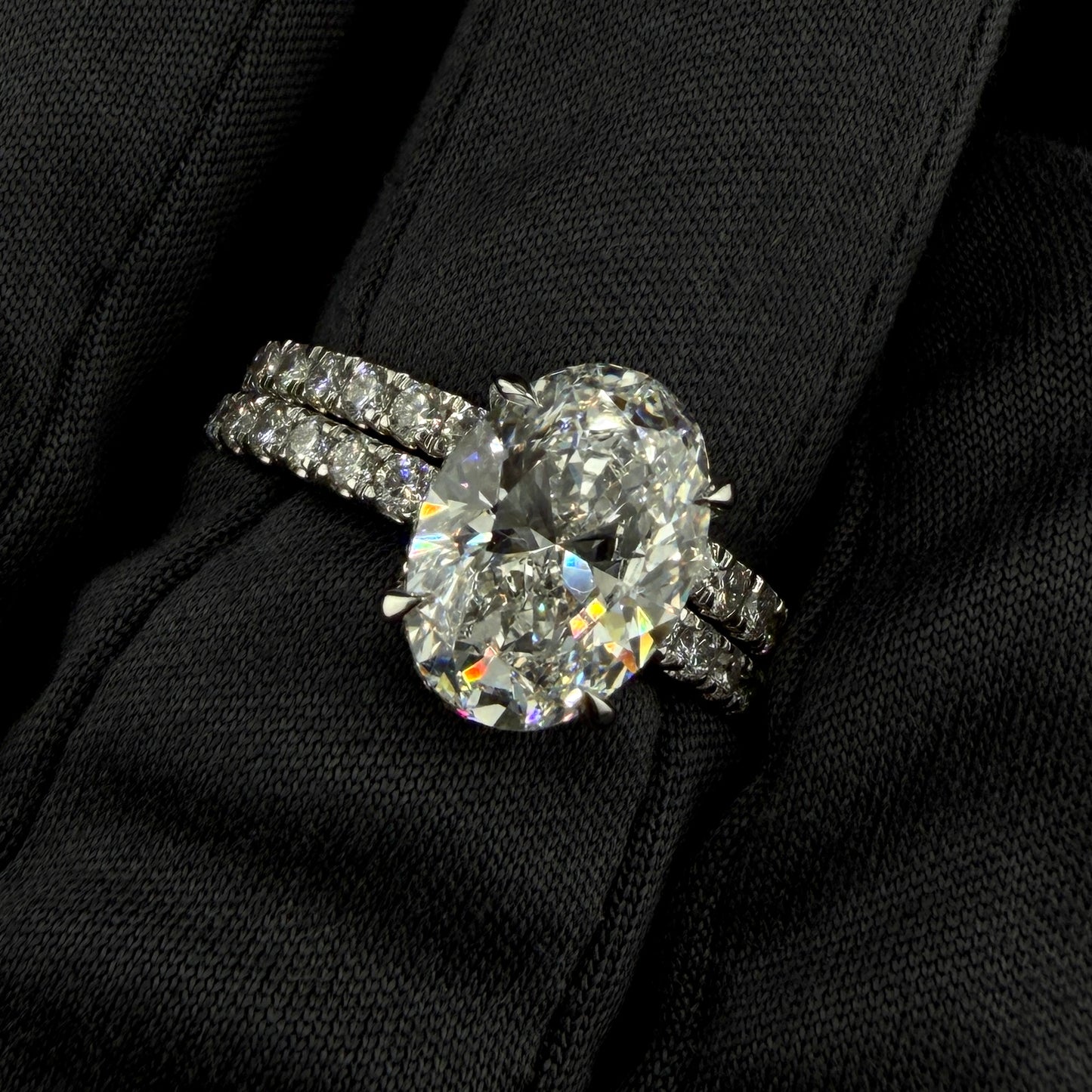 14K White Gold 4.37 CTW Oval Diamond Bridal Set – 3.00 Ct E/VS1 Center Hidden Halo