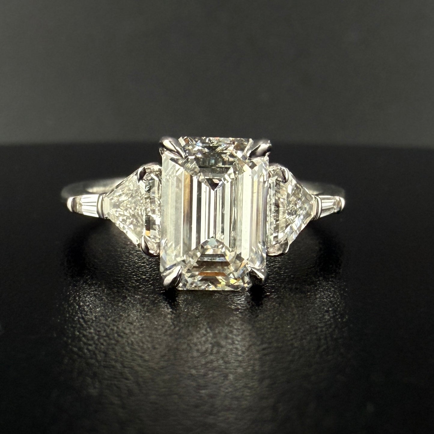 2 carats emerald center 2.92 carats diamonds 14k gold Engagement Ring
