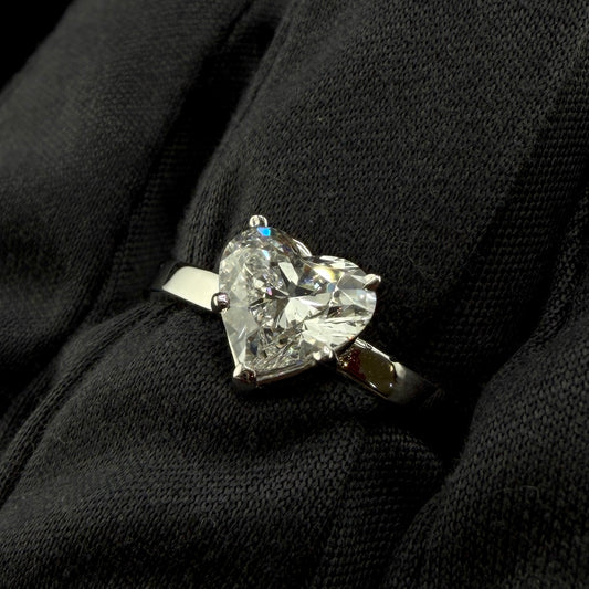 14K White Gold Heart Diamond Solitaire Engagement Ring – 1.00 Ct Center